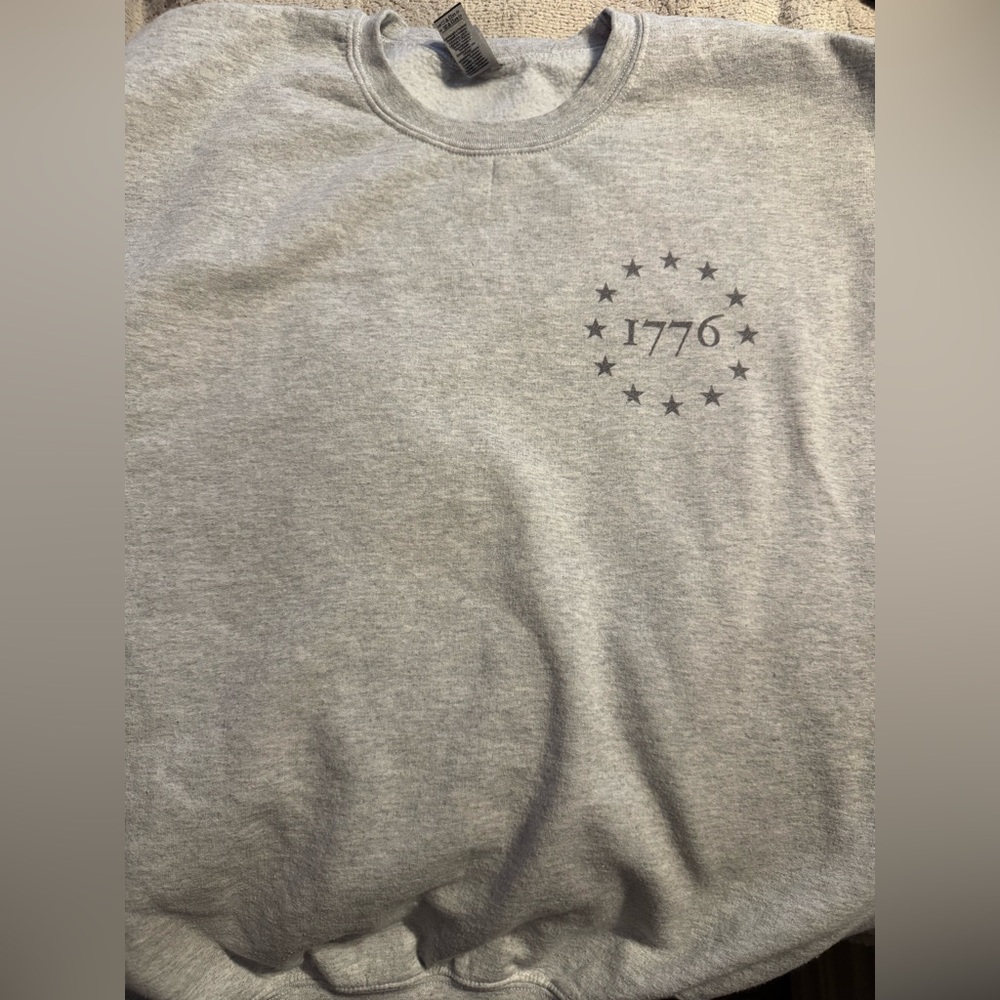 Ash Gray 1776 Women’s Crewneck